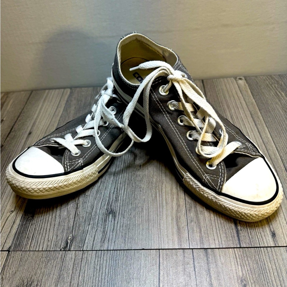 Converse Women’s Canvas Sneakers Size 7 Chuck Taylor All Star Low Top Gray